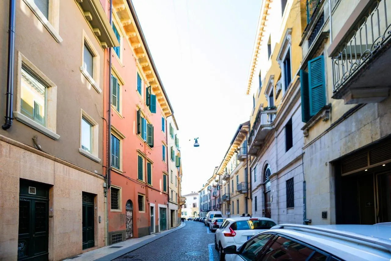 Mazzini Suite Verona 2*,